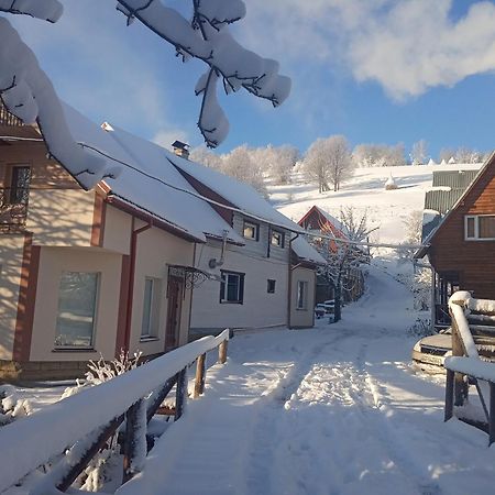 У Олега Hotell Verkhne-Studenyy Eksteriør bilde