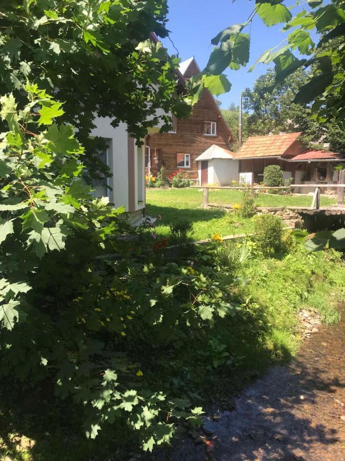 У Олега Hotell Verkhne-Studenyy Eksteriør bilde