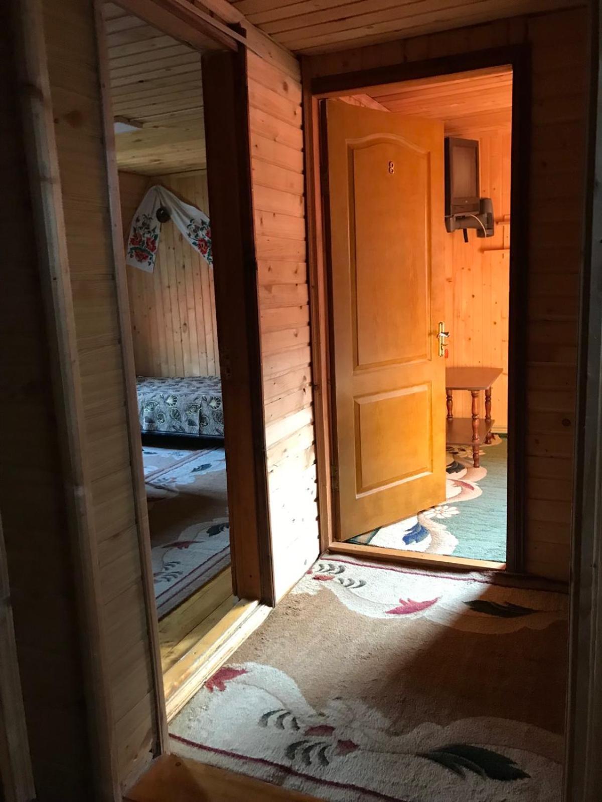 У Олега Hotell Verkhne-Studenyy Eksteriør bilde