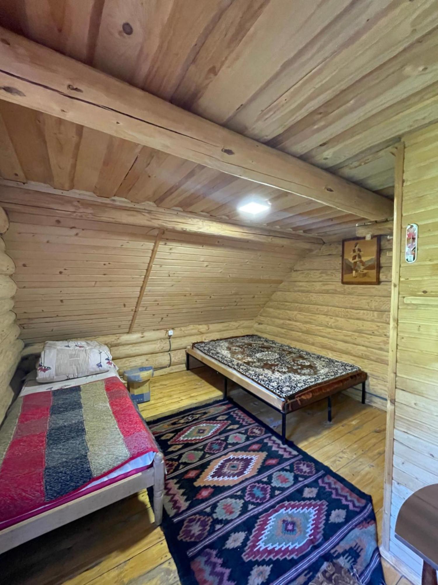 У Олега Hotell Verkhne-Studenyy Eksteriør bilde
